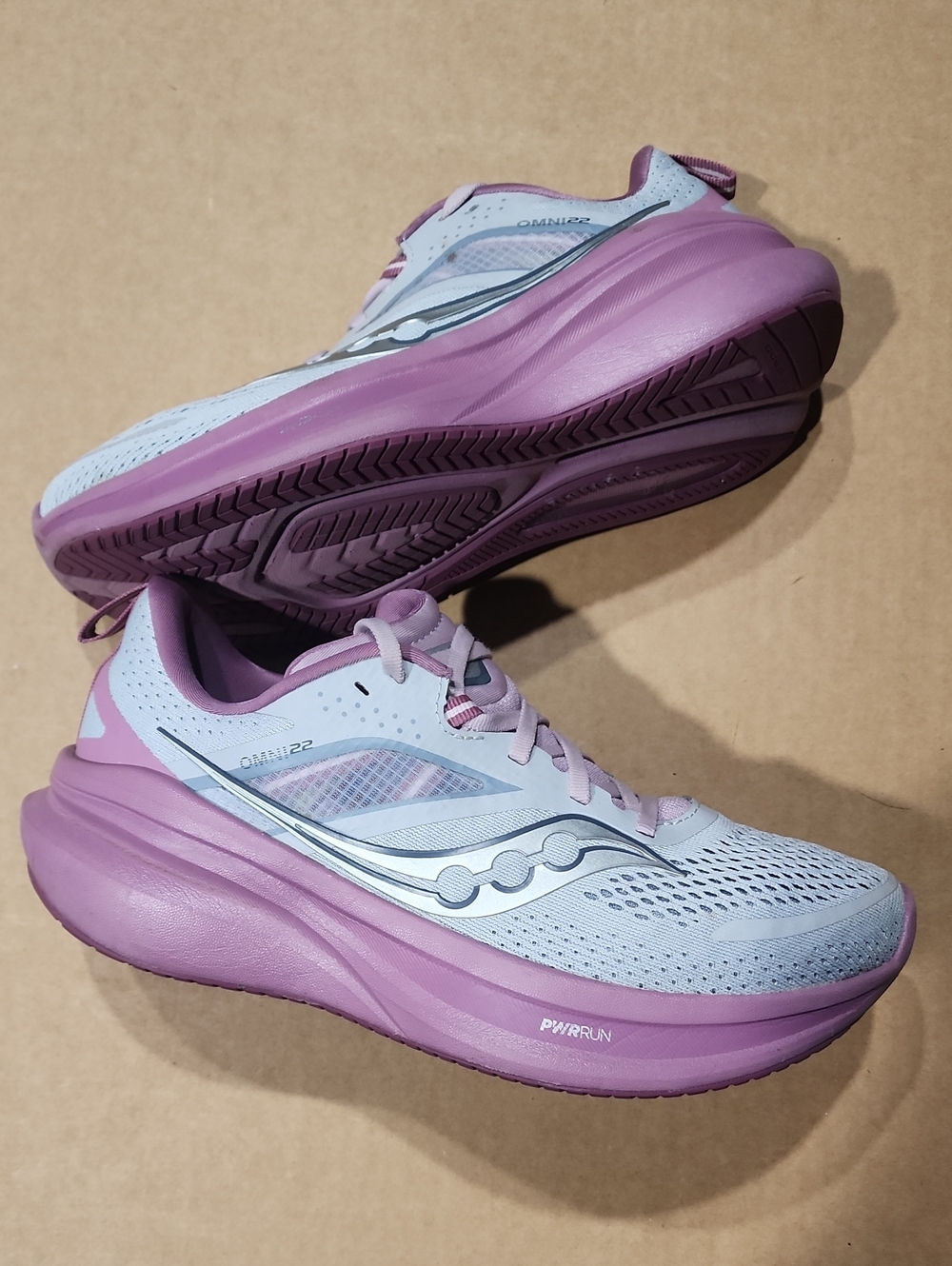 Saucony Womens Cloud/Orchid Omni 22 Running Sneakers Size 8.5